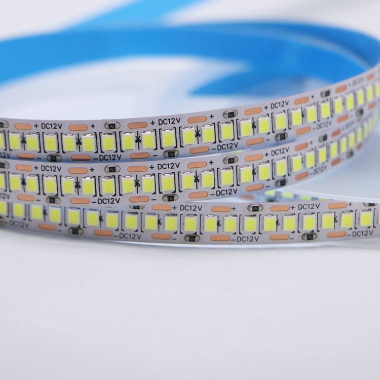 2835 240 led per metro LED Strip Light 80Ra 5m/roll IP20 Illuminazione interna