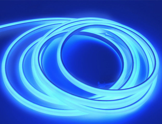 Luce LED al neon in silicone bianca calda 2700K con 12W/m di colore emettente e tasso di impermeabilità IP68