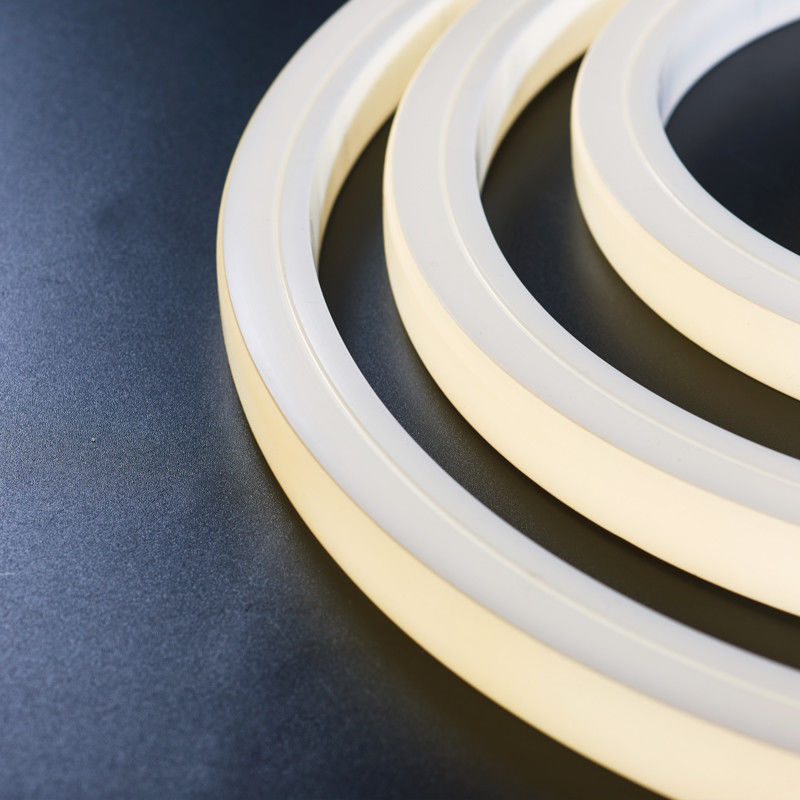 Luce LED al neon in silicone bianca calda 2700K con 12W/m di colore emettente e tasso di impermeabilità IP68