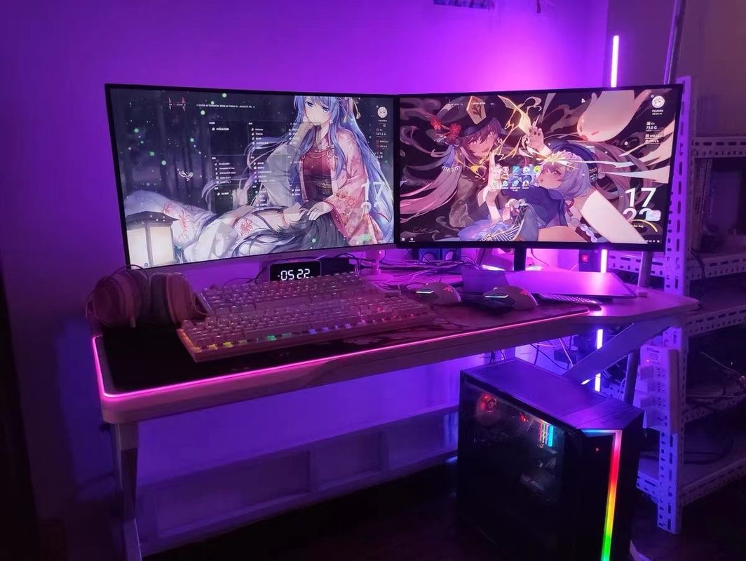 Lampada d'angolo regolabile RGB intelligentemente controllata per decorazioni natalizie di design semplice