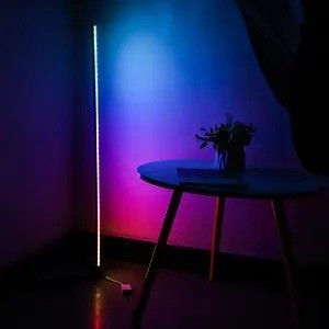 Illuminazione moderna camera da letto App Wifi e controllo remoto angolo luce del pavimento in piedi