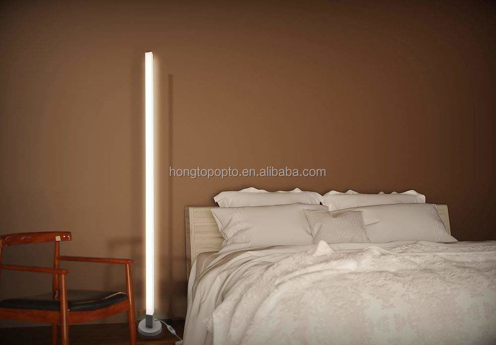 80lm/w Home Atmosphere Smart Led Floor Lamp con cambio colore USB RGB e controller IR