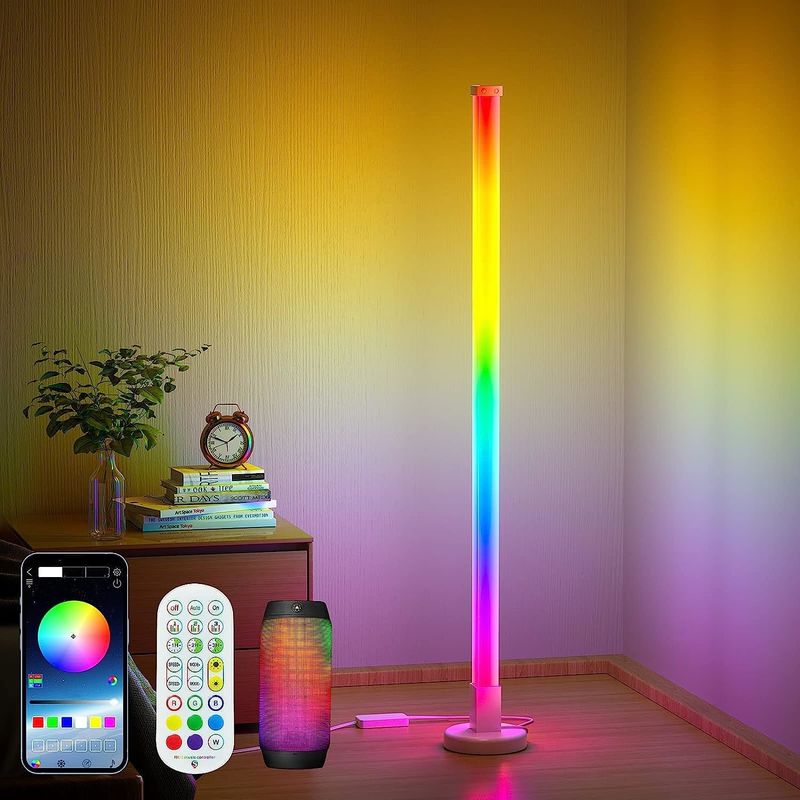 Lampada per pavimenti per angolo dell'hotel Atmosphere con controllo WiFi Bluetooth e tensione di ingresso 5V DC