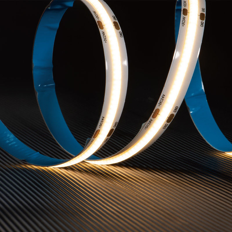 50000 ore di tempo di lavoro Disegno 24V COB LED Strip con 480 chip e senza calo di tensione